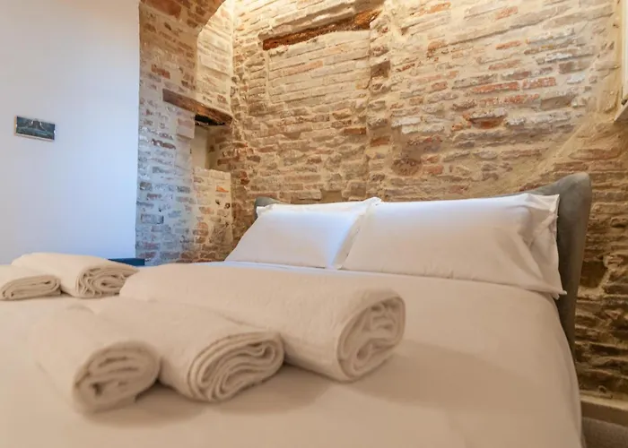 Cheap hotel: Uc - Guest House Gerardo